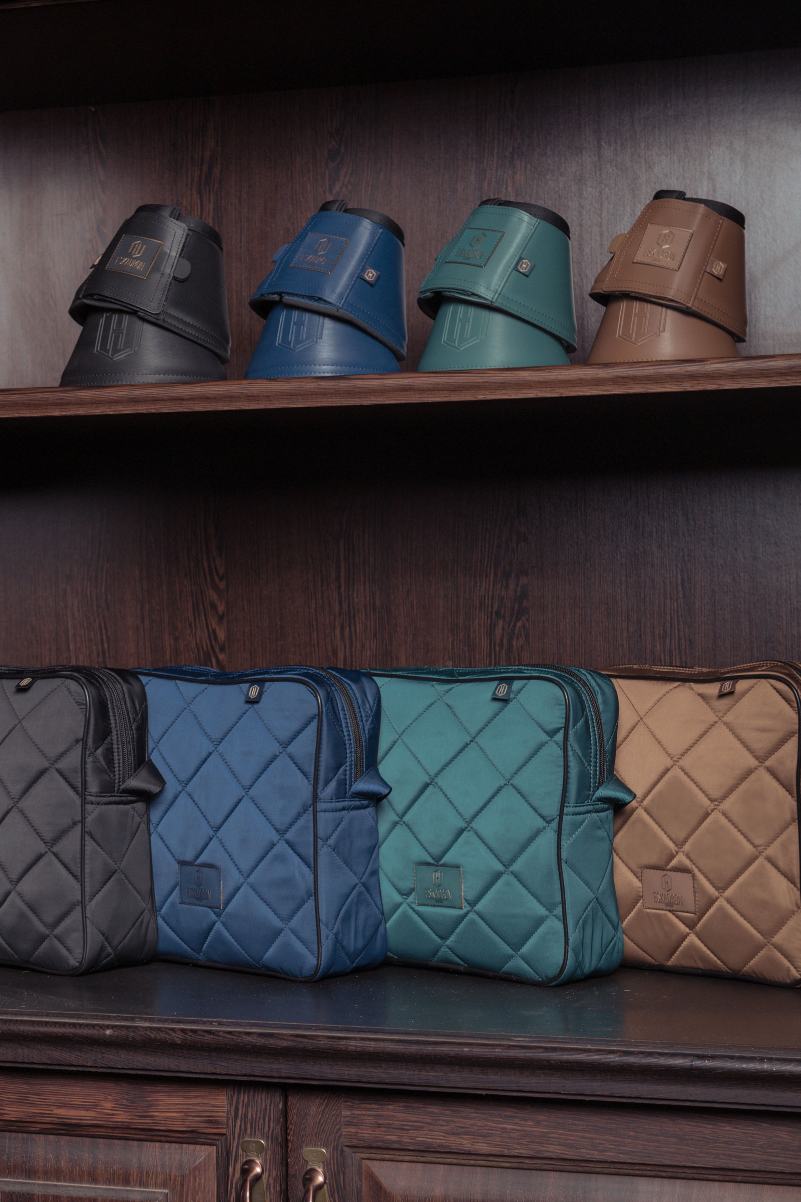 Eskadron Heritage AW24 Softslate Hufglocken