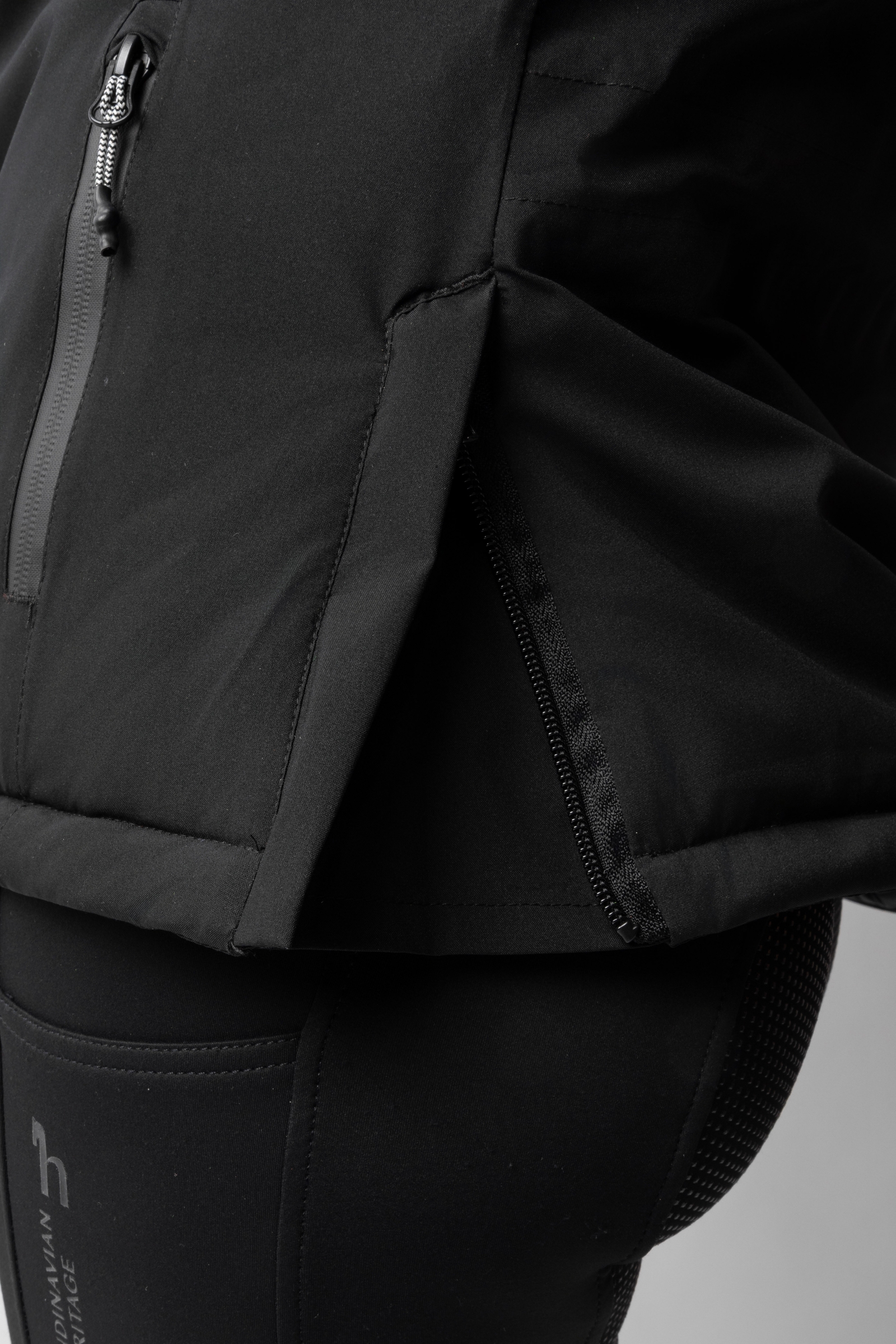 Horze Camila Damen wasserdichte wattierte Jacke