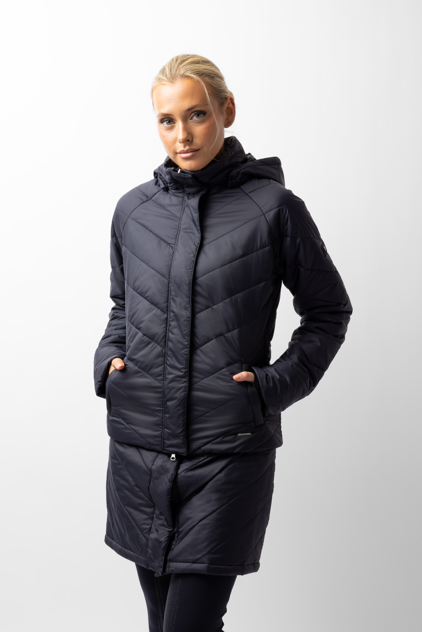 Horze Aurora Gef&uuml;tterte Damen Parka Reitjacke mit abnehmbarem Rock