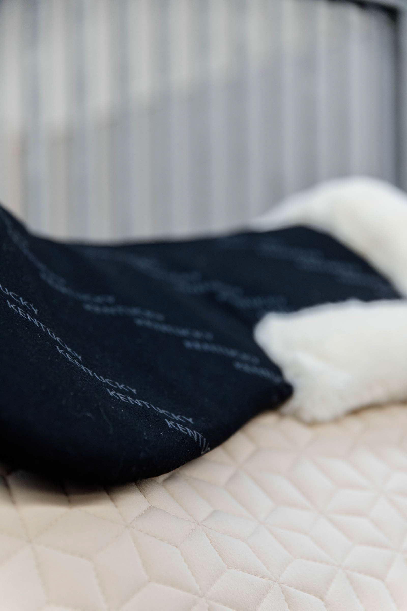 Kentucky Horsewear Half Pad Lammfell Impact Equalizer