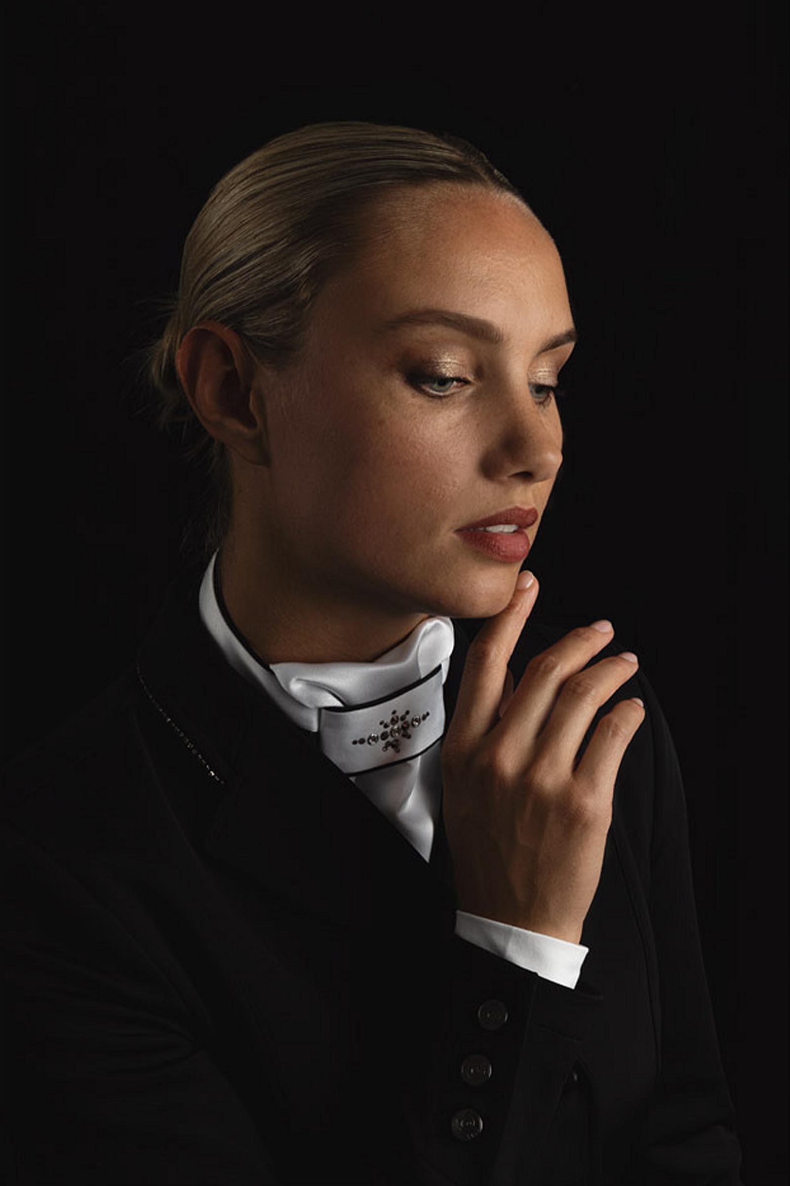 ANKY Competition DeLuxe Damen Plastron mit Steinen