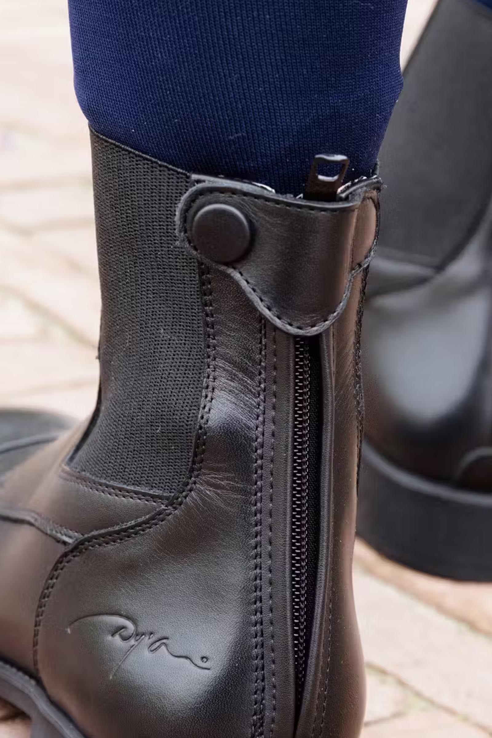 Dy'on Stiefeletten mit Frontschn&uuml;rung & r&uuml;ckseitigem Rei&szlig;verschluss  