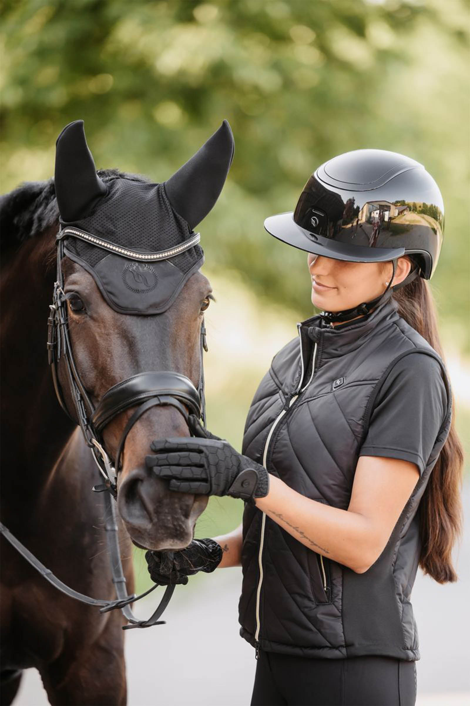 Back on Track Strixx Reithelm mit Sonnenblende