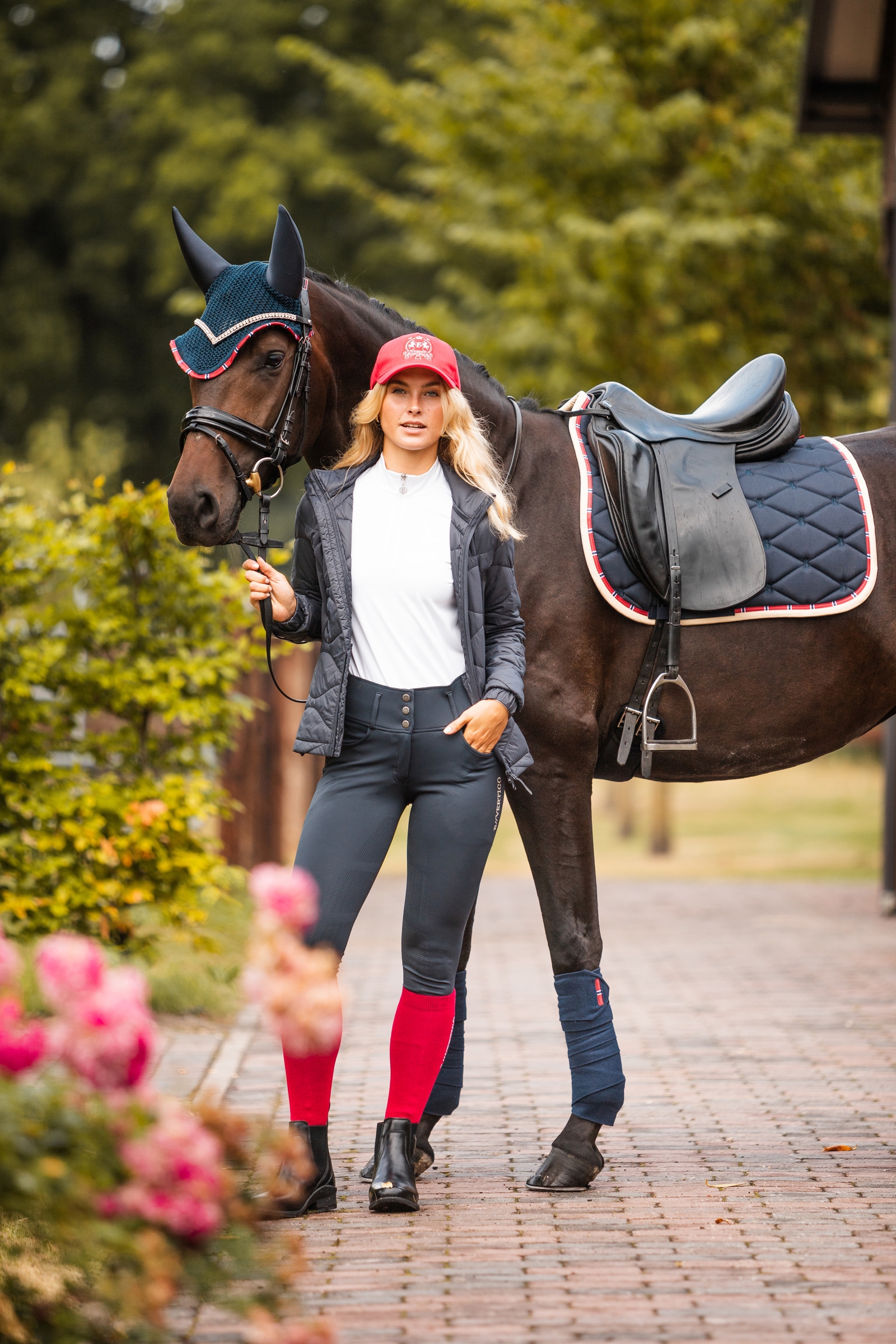 B Vertigo Amory Dressurschabracke mit Monogrammbestickung