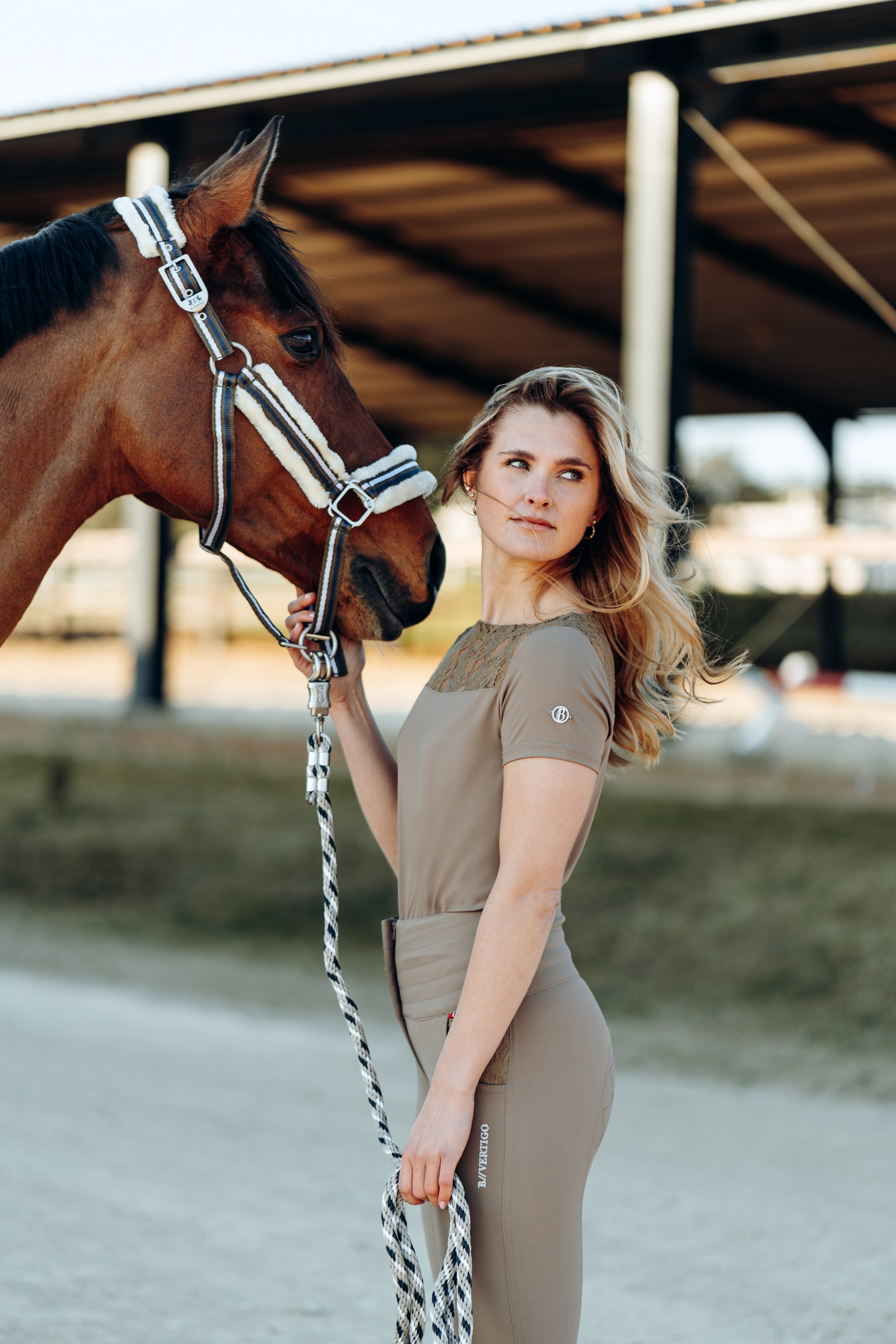 B Vertigo Cameron Halfter mit Kunstfell