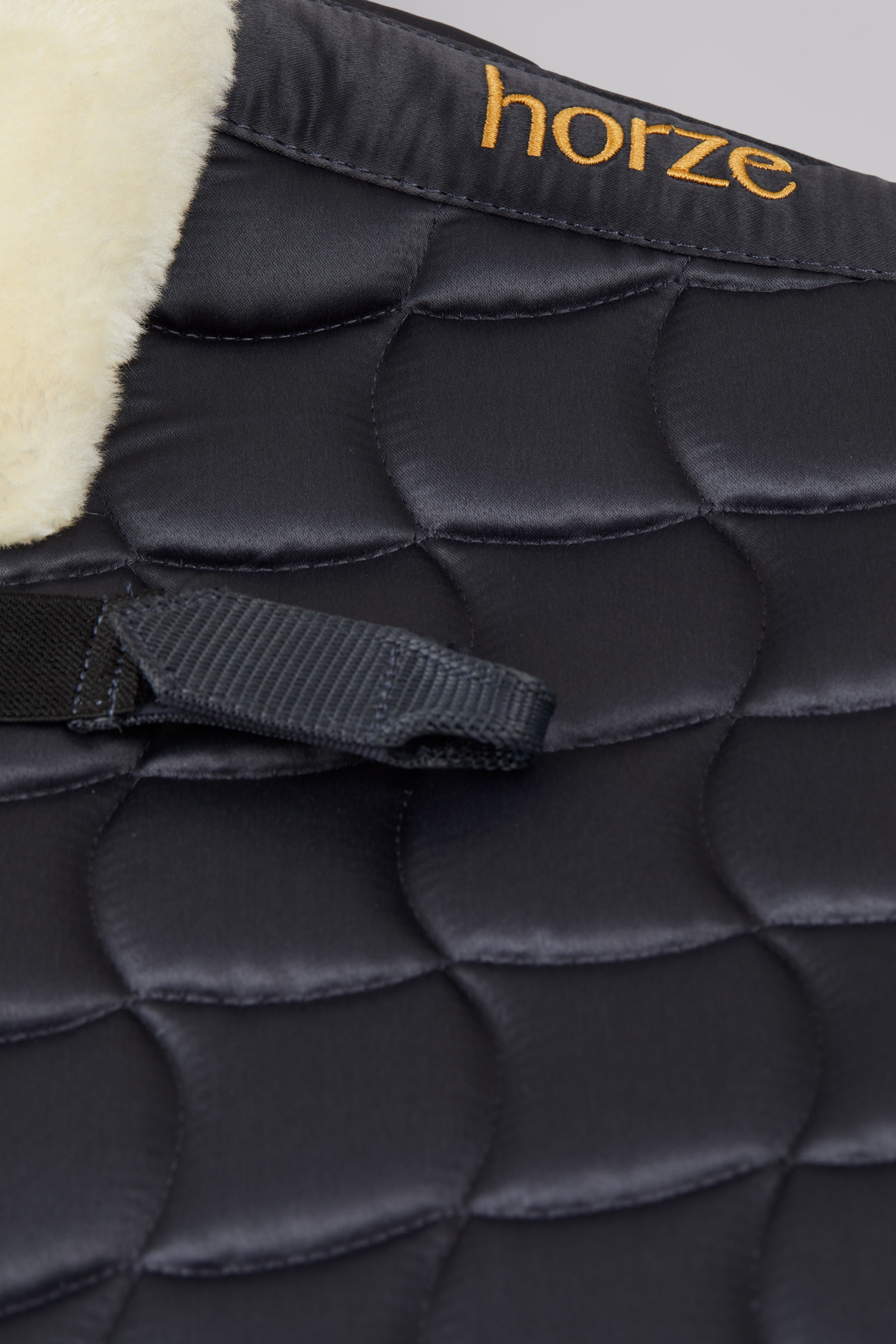 Horze Houston Dressurschabracke mit Kunstfell