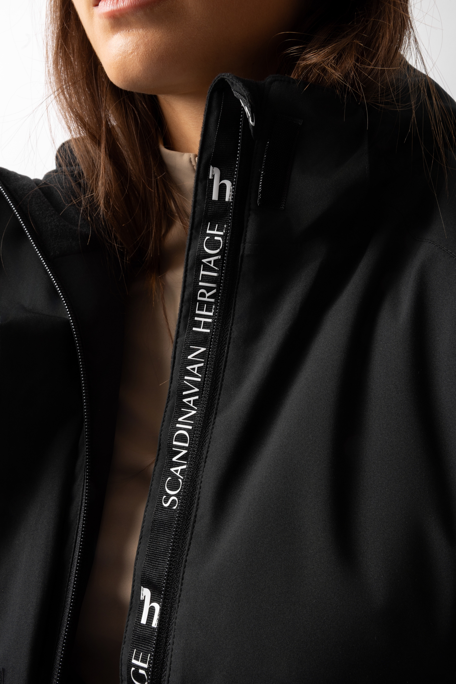 Horze Camila Damen wasserdichte wattierte Jacke