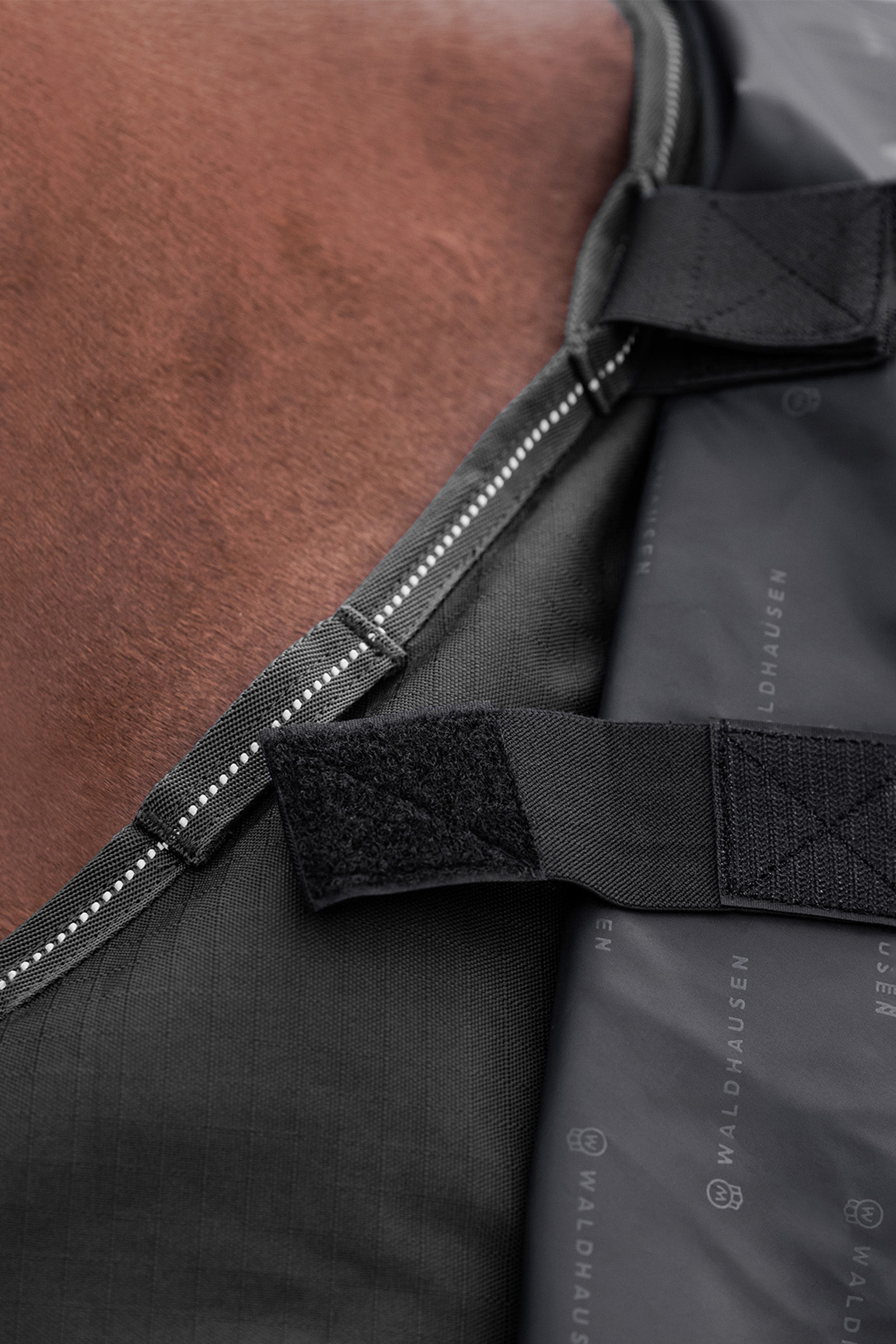 Waldhausen 600D Outdoor Neck Rug, 0 g